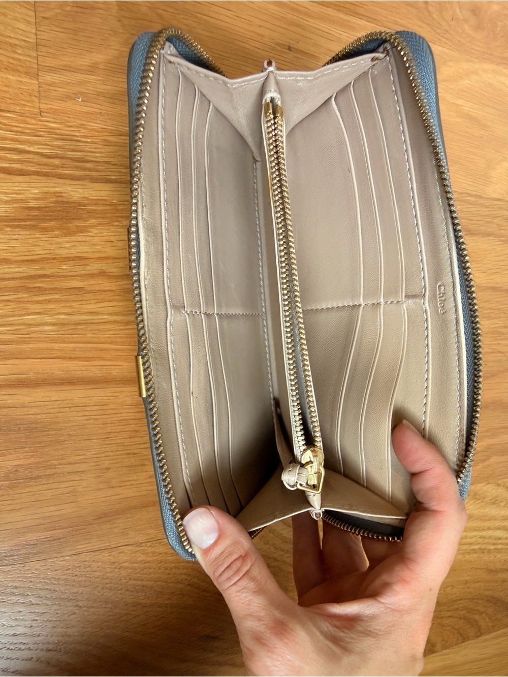 Chloé Marcie Cashmere Gray Pebbled Leather Zip Wallet with Gold Accents - Picture 5 of 11